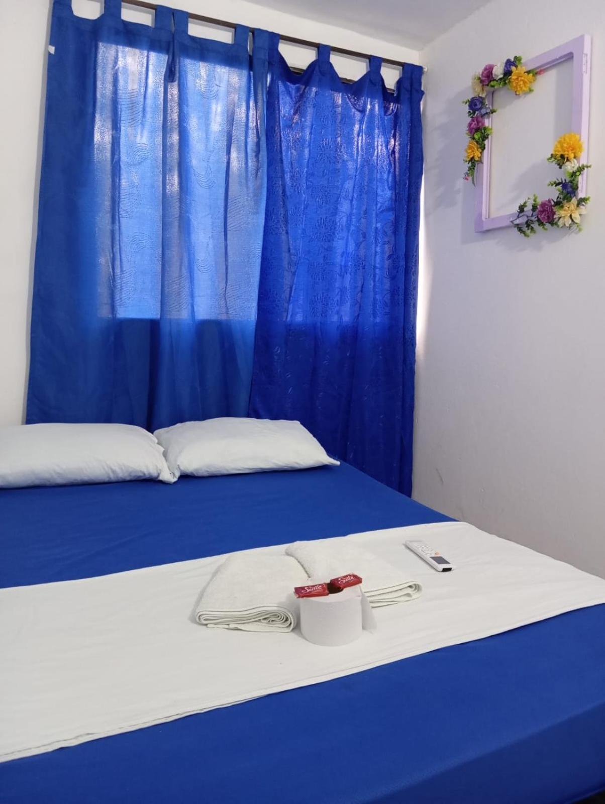 Hotel Palma Azul Ковеньяс Экстерьер фото