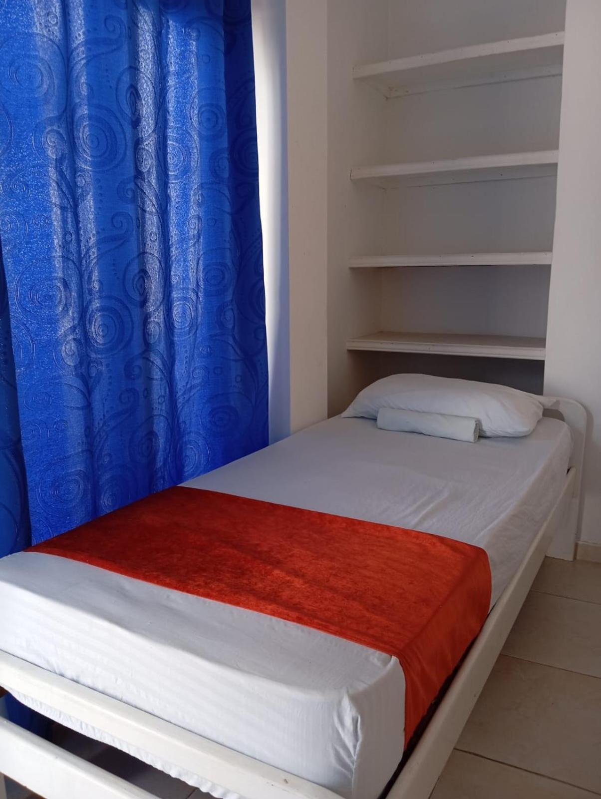 Hotel Palma Azul Ковеньяс Экстерьер фото